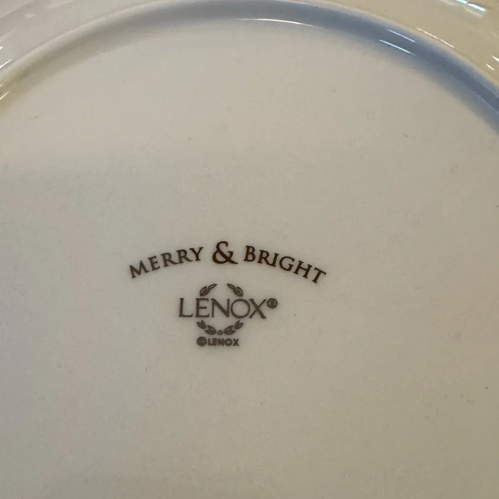 🎄🎅 NWT - Lenox Merry and Bright set of 4 Christmas dessert plates